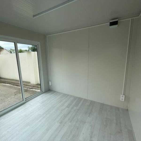 Contenitore prefabbricato 3 m x 2,4 m